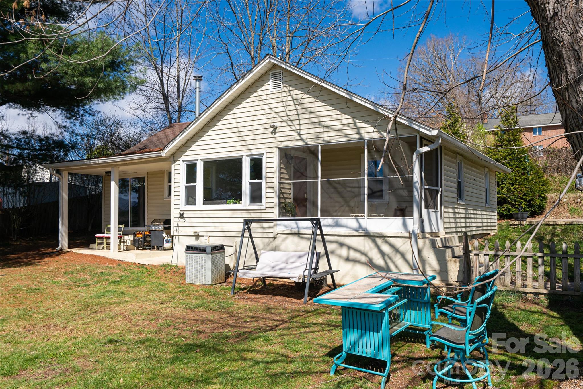 203 Pine Street Candler NC 28715
