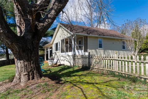 203 Pine Street Candler NC 28715
