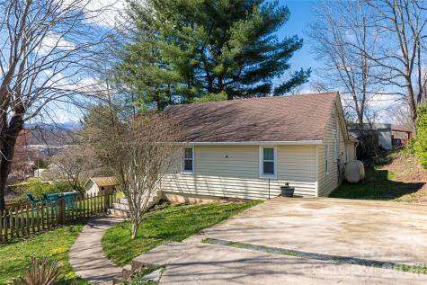 203 Pine Street Candler NC 28715