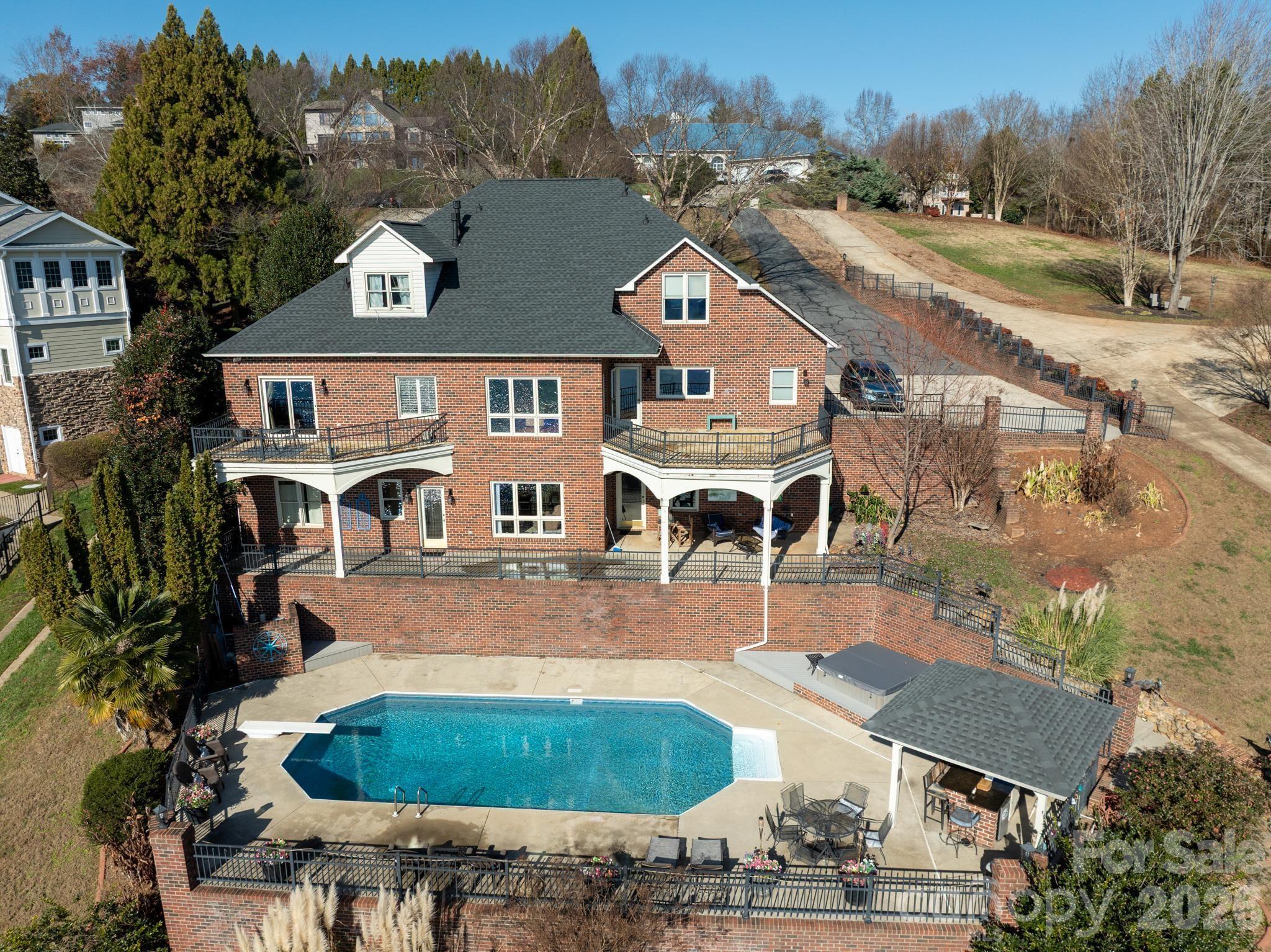 121 Pleasant Pointe Drive Hickory NC 28601