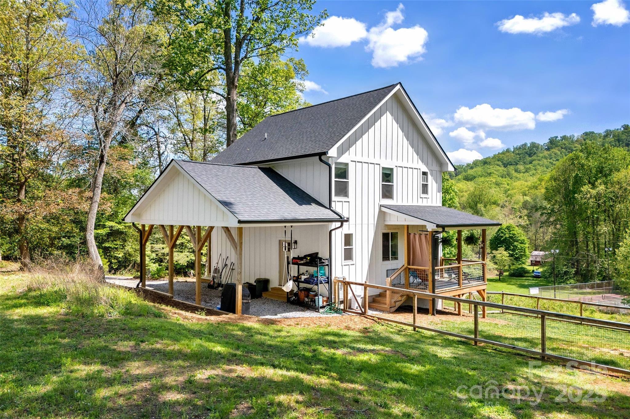 39 W Holly Ridge Drive Old Fort NC 28762