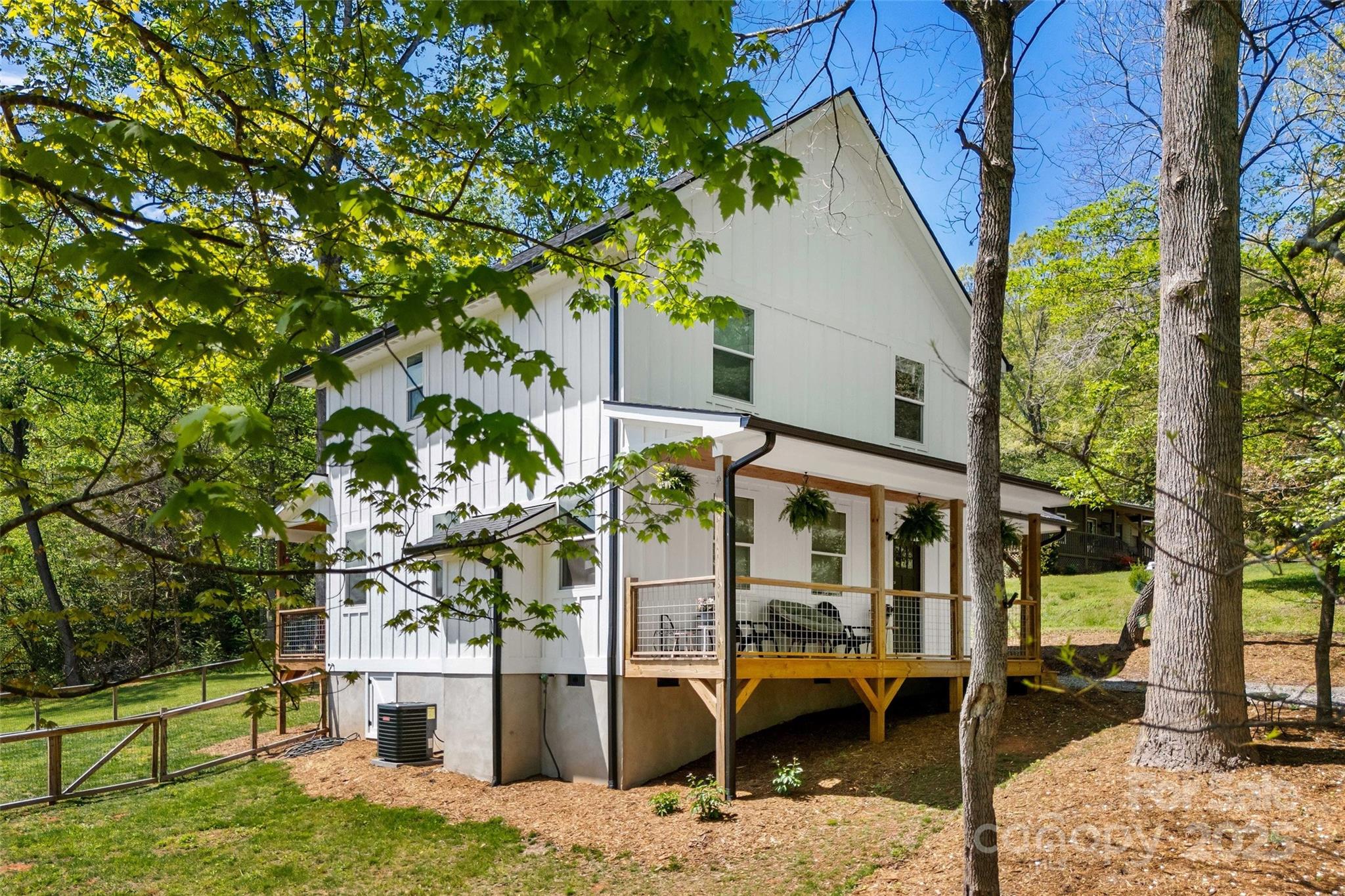39 W Holly Ridge Drive Old Fort NC 28762