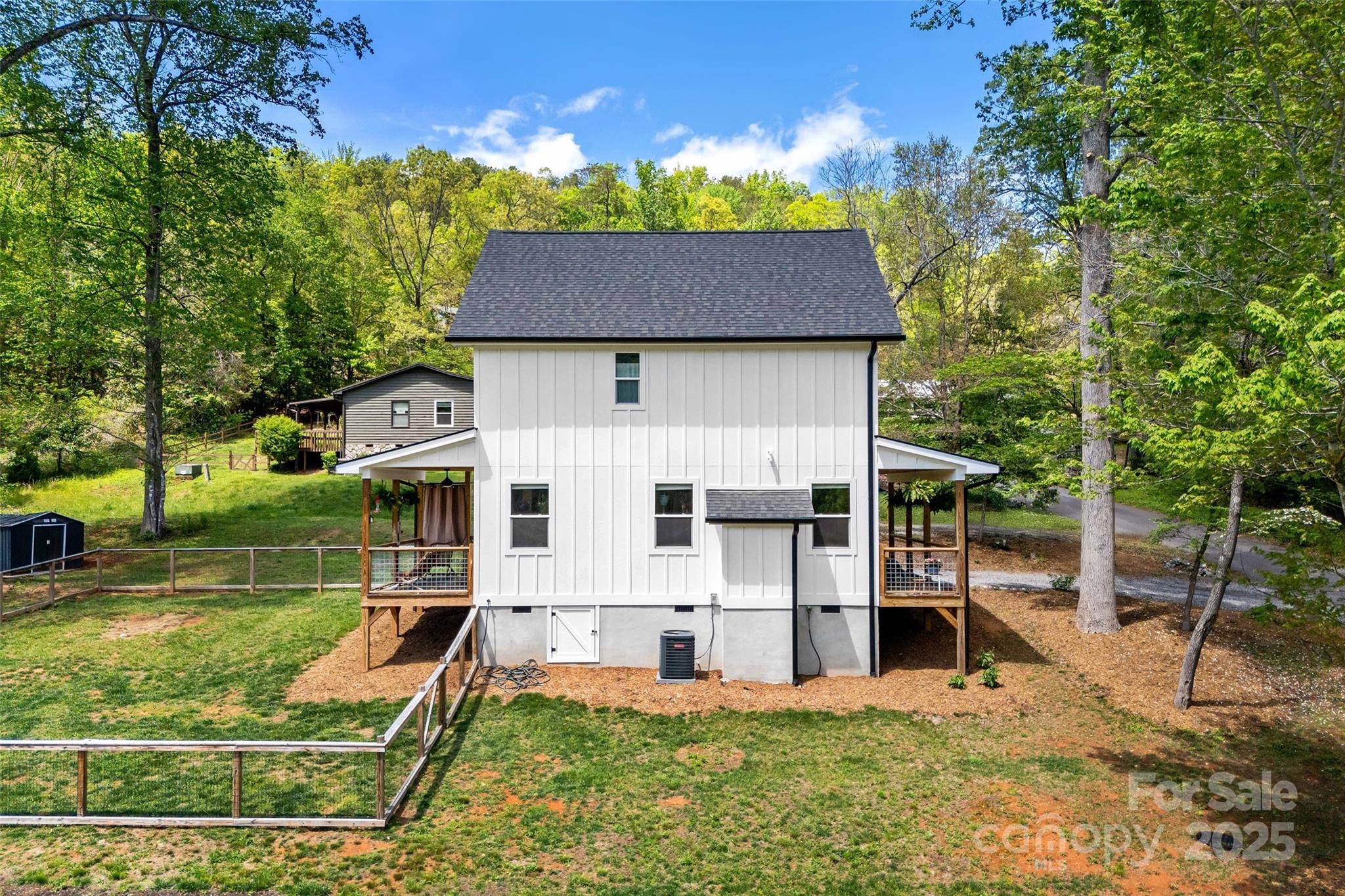 39 W Holly Ridge Drive Old Fort NC 28762