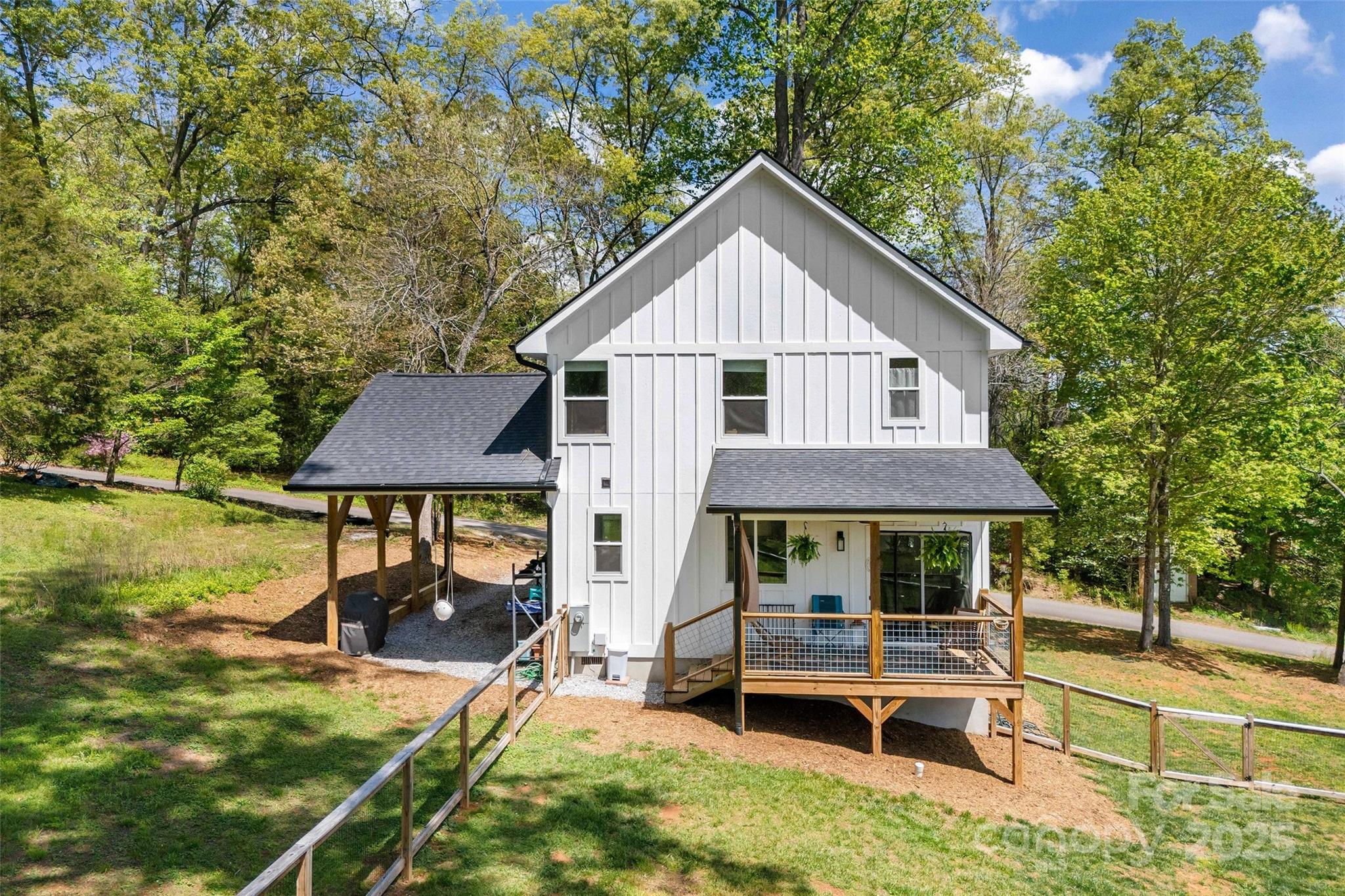 39 W Holly Ridge Drive Old Fort NC 28762