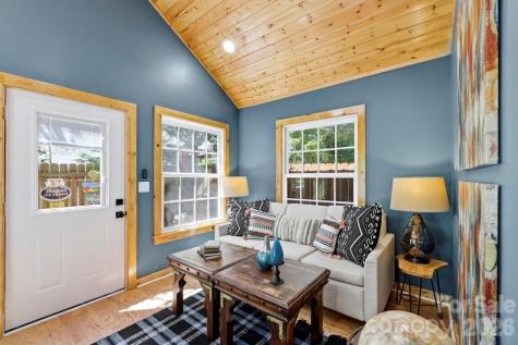 107 5th Street Black Mountain NC 28711