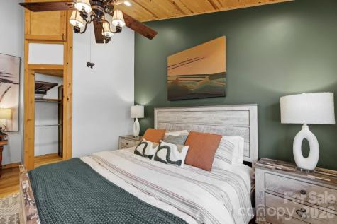 107 5th Street Black Mountain NC 28711