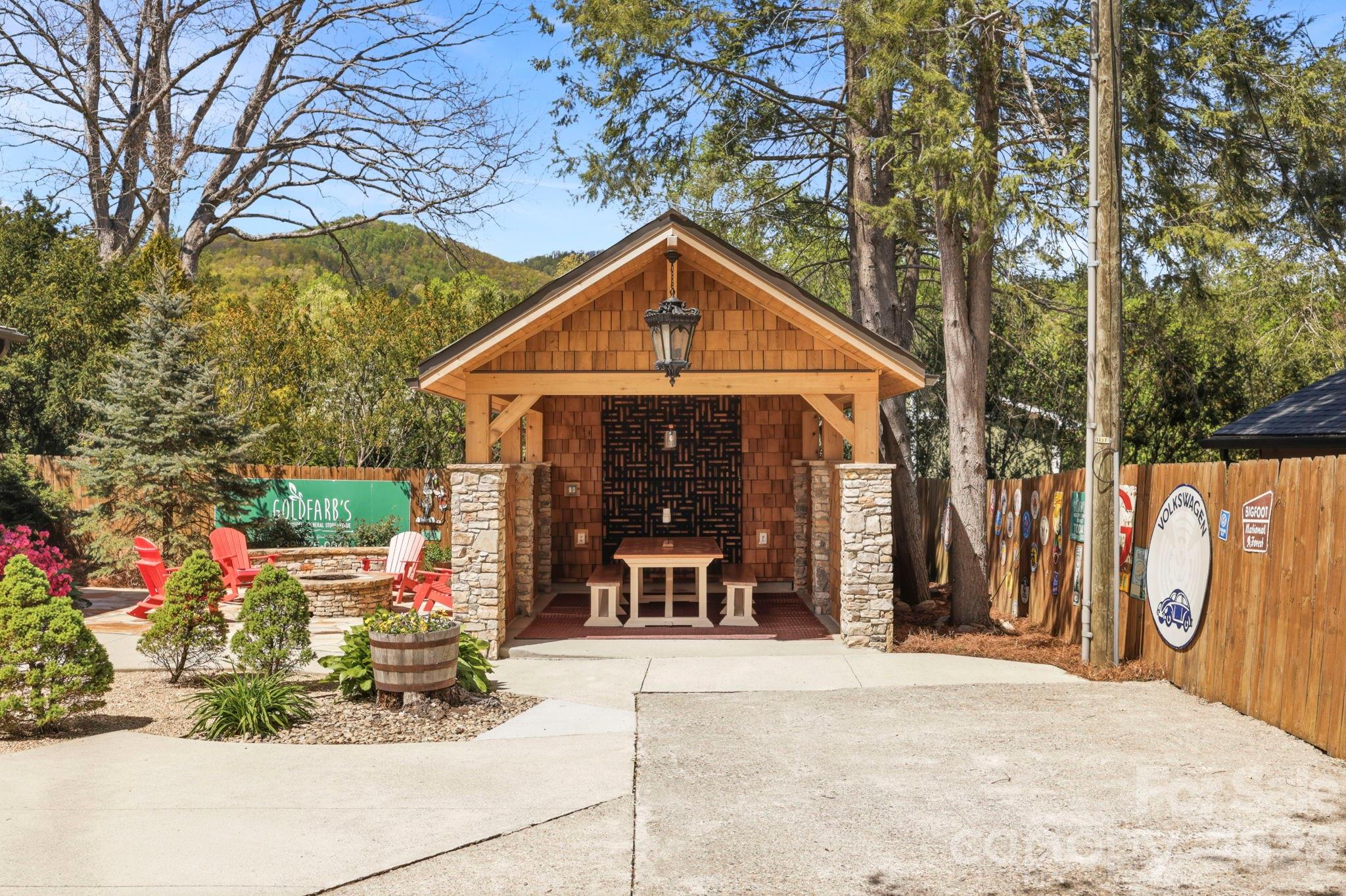 107 5th Street Black Mountain NC 28711