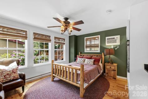 107 5th Street Black Mountain NC 28711