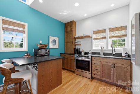 107 5th Street Black Mountain NC 28711