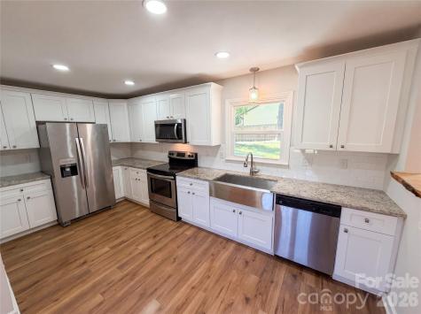 4554 Strangford Avenue Charlotte NC 28215