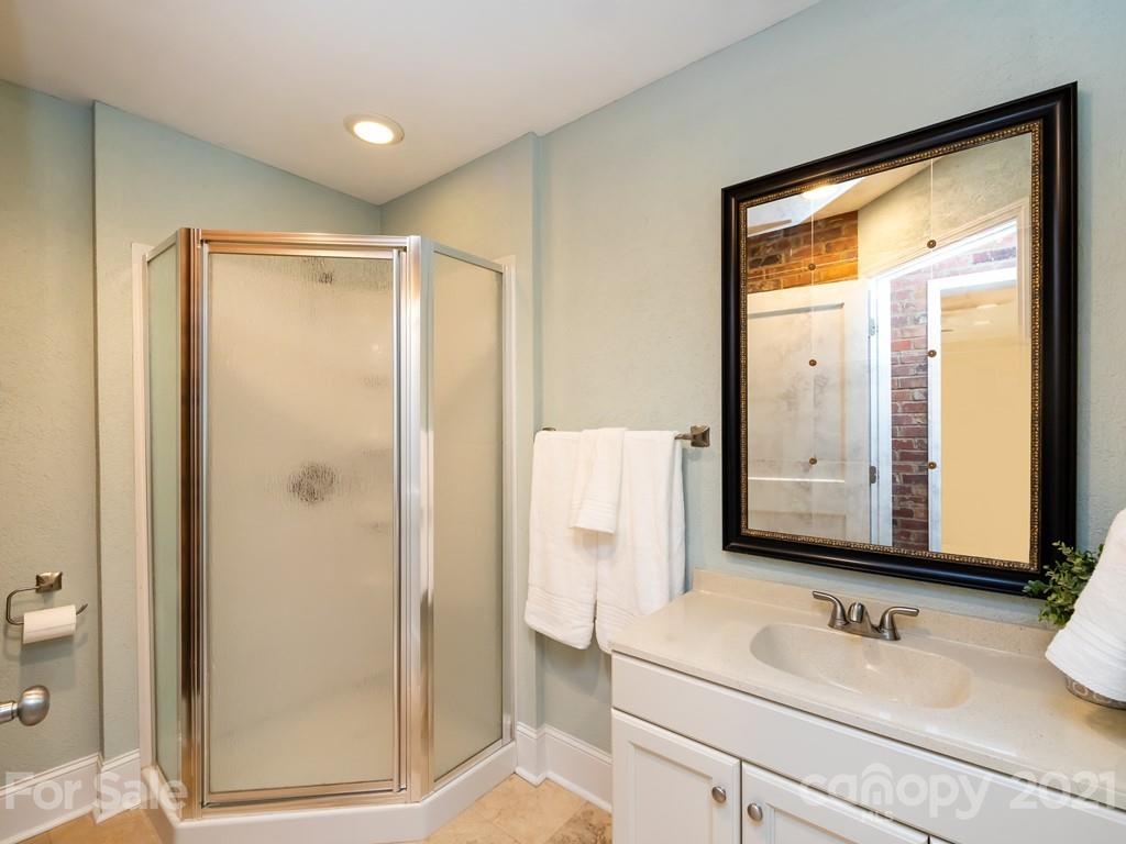 1409 Cortland Road W Charlotte NC 28209