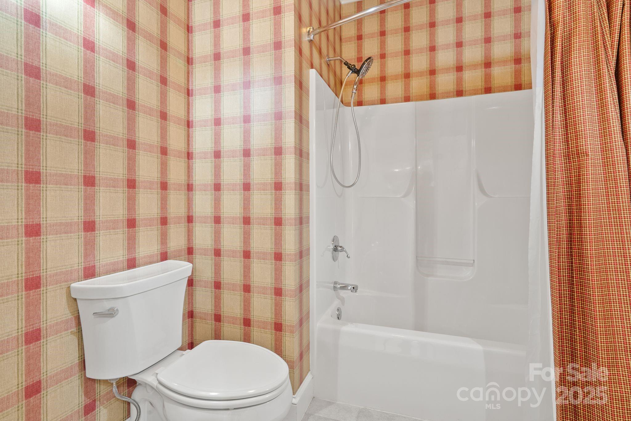 6 Huntington Chase Drive Asheville NC 28805