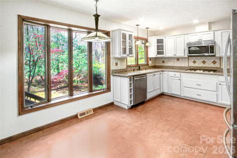 540 Chickadee Lane Brevard NC 28712