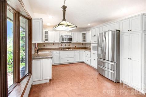 540 Chickadee Lane Brevard NC 28712