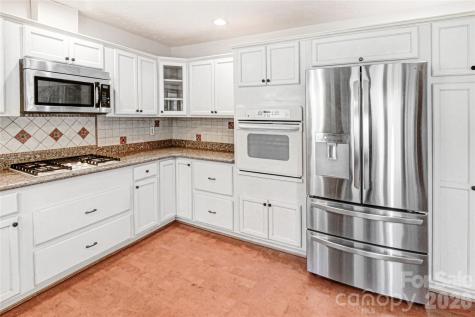 540 Chickadee Lane Brevard NC 28712