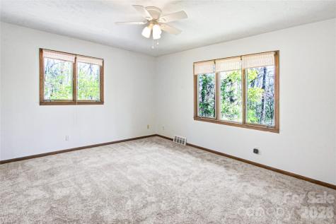 540 Chickadee Lane Brevard NC 28712