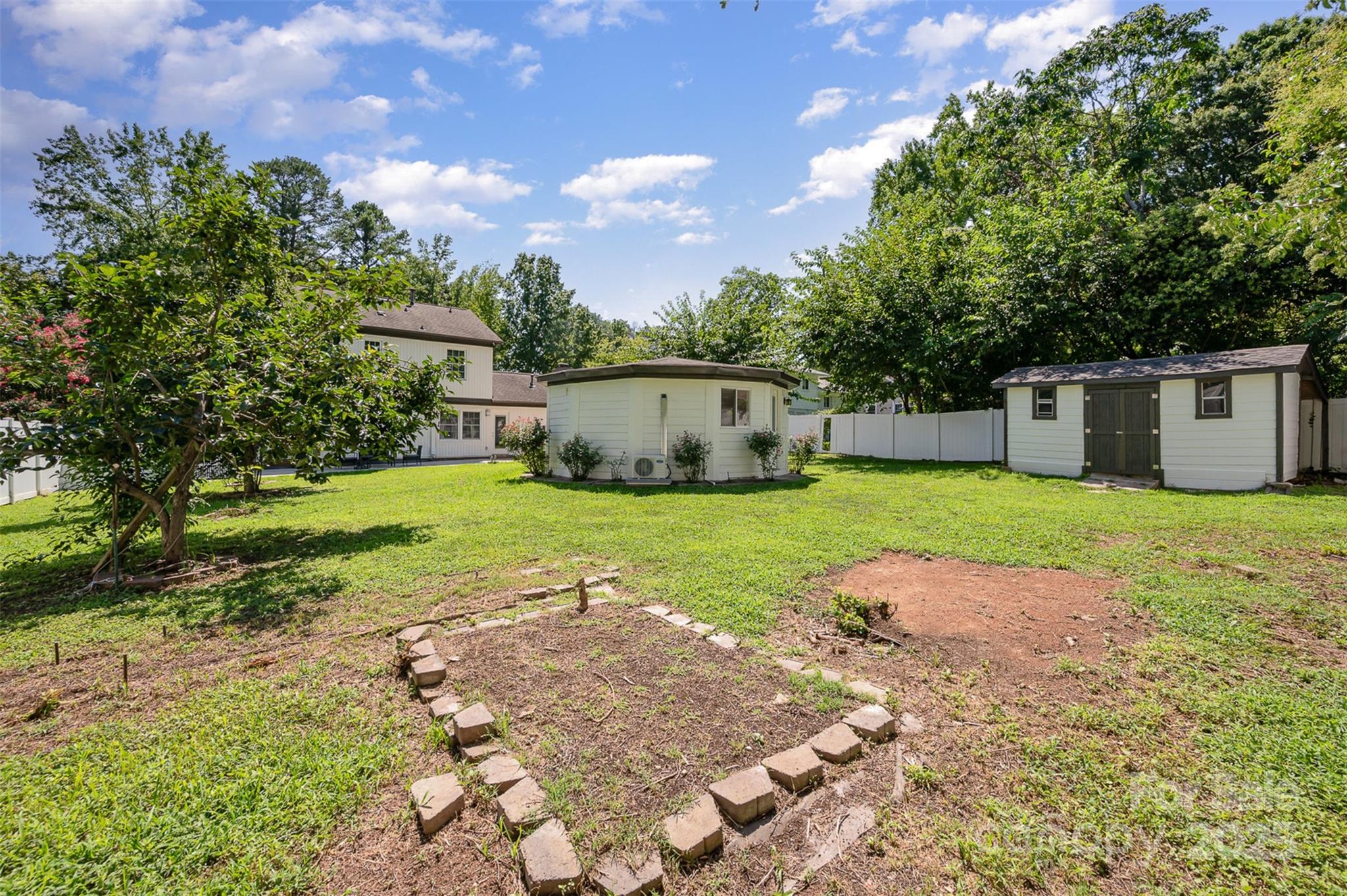 5915 Bluebonnet Road Charlotte NC 28212