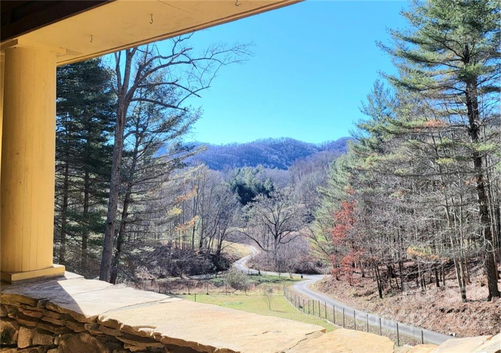 618 Sweet Hollow Road Burnsville NC 28714