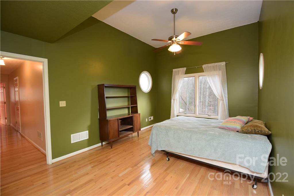 618 Sweet Hollow Road Burnsville NC 28714