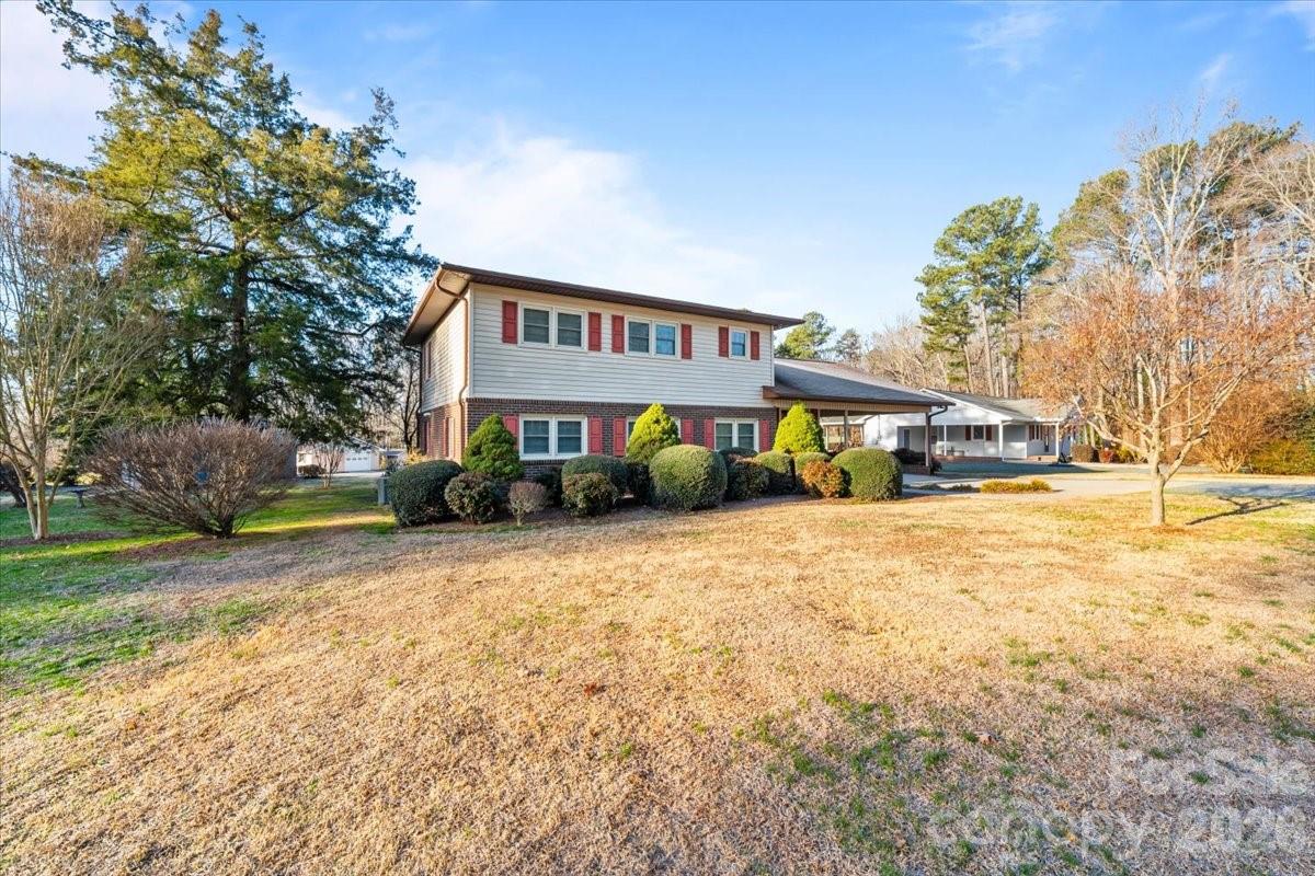 372 Holly Hills Drive Troy NC 27371