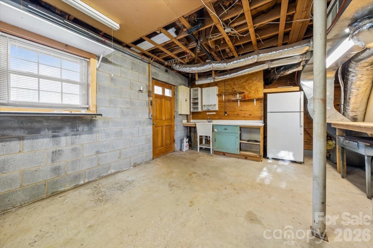 372 Holly Hills Drive Troy NC 27371