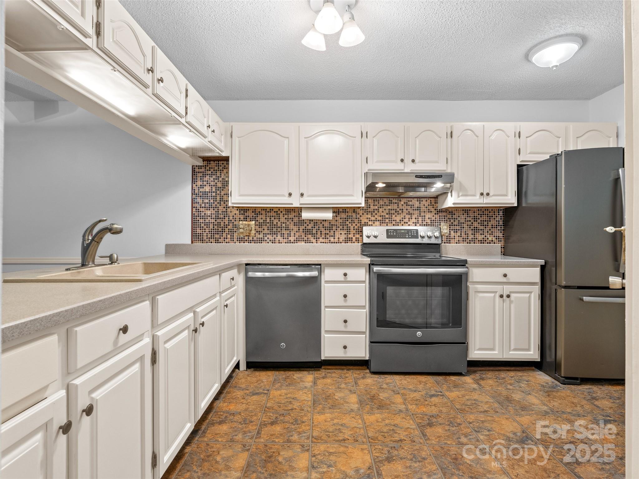 802 Parkway Vista Drive Asheville NC 28805