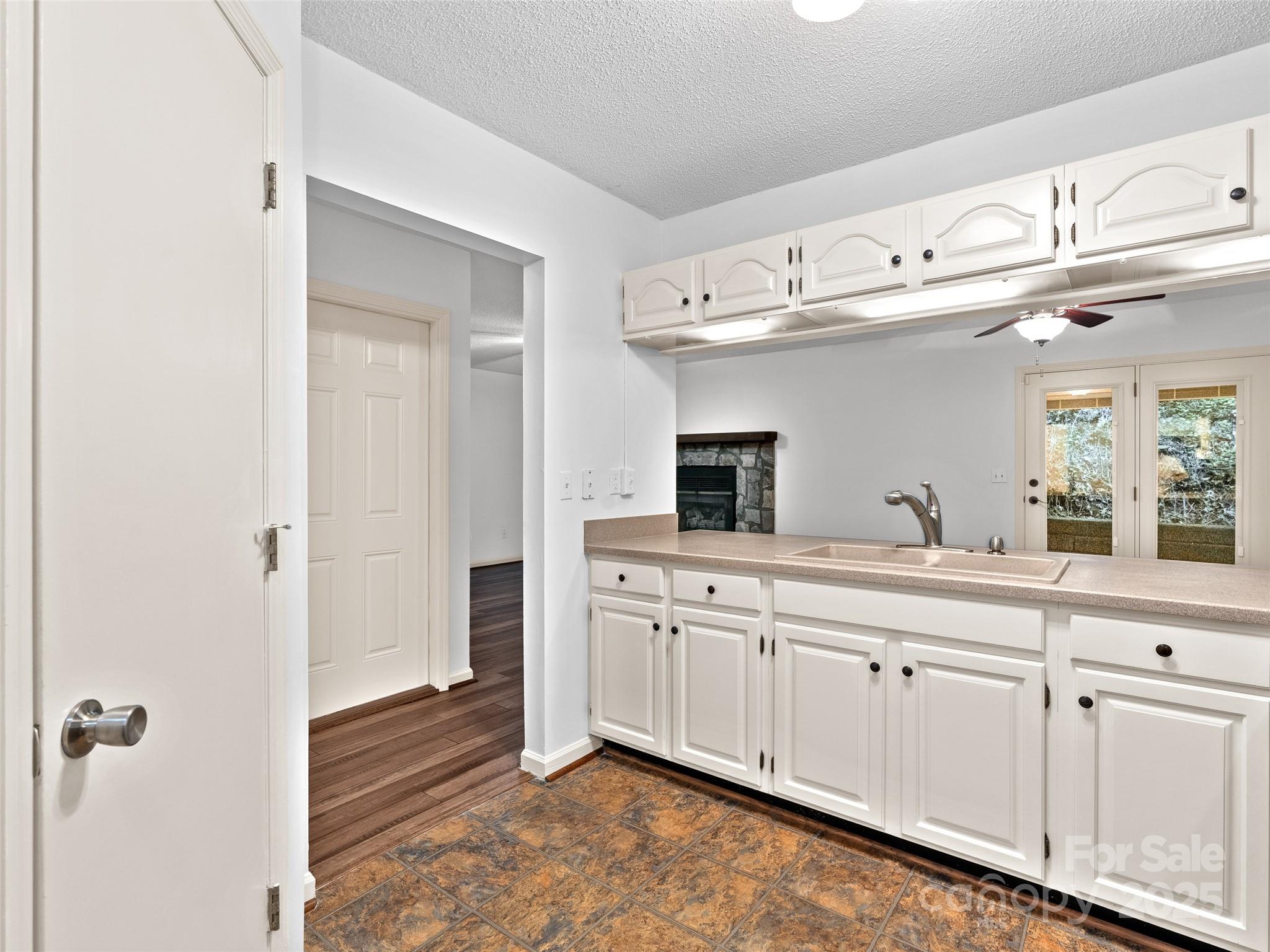 802 Parkway Vista Drive Asheville NC 28805