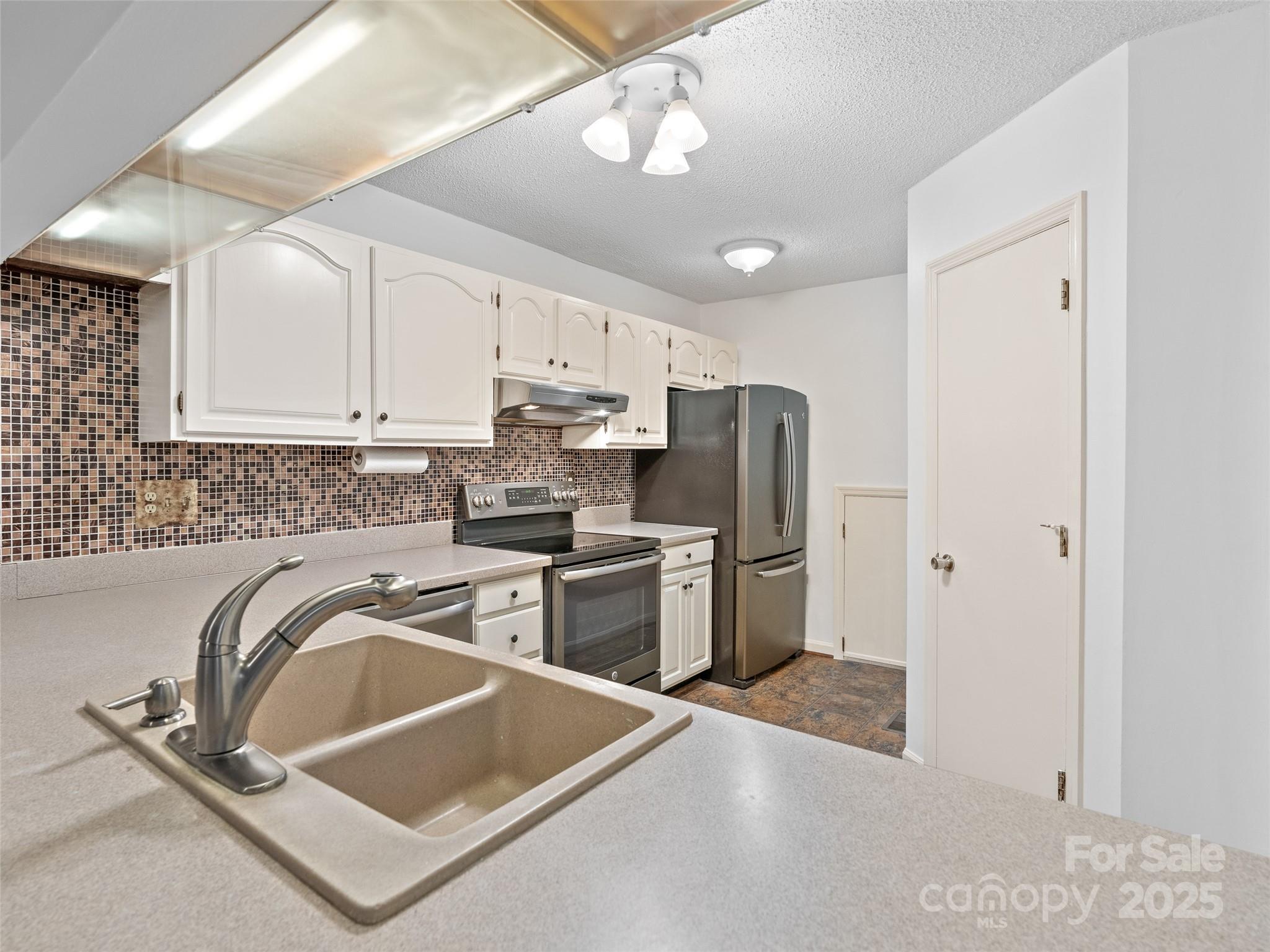 802 Parkway Vista Drive Asheville NC 28805