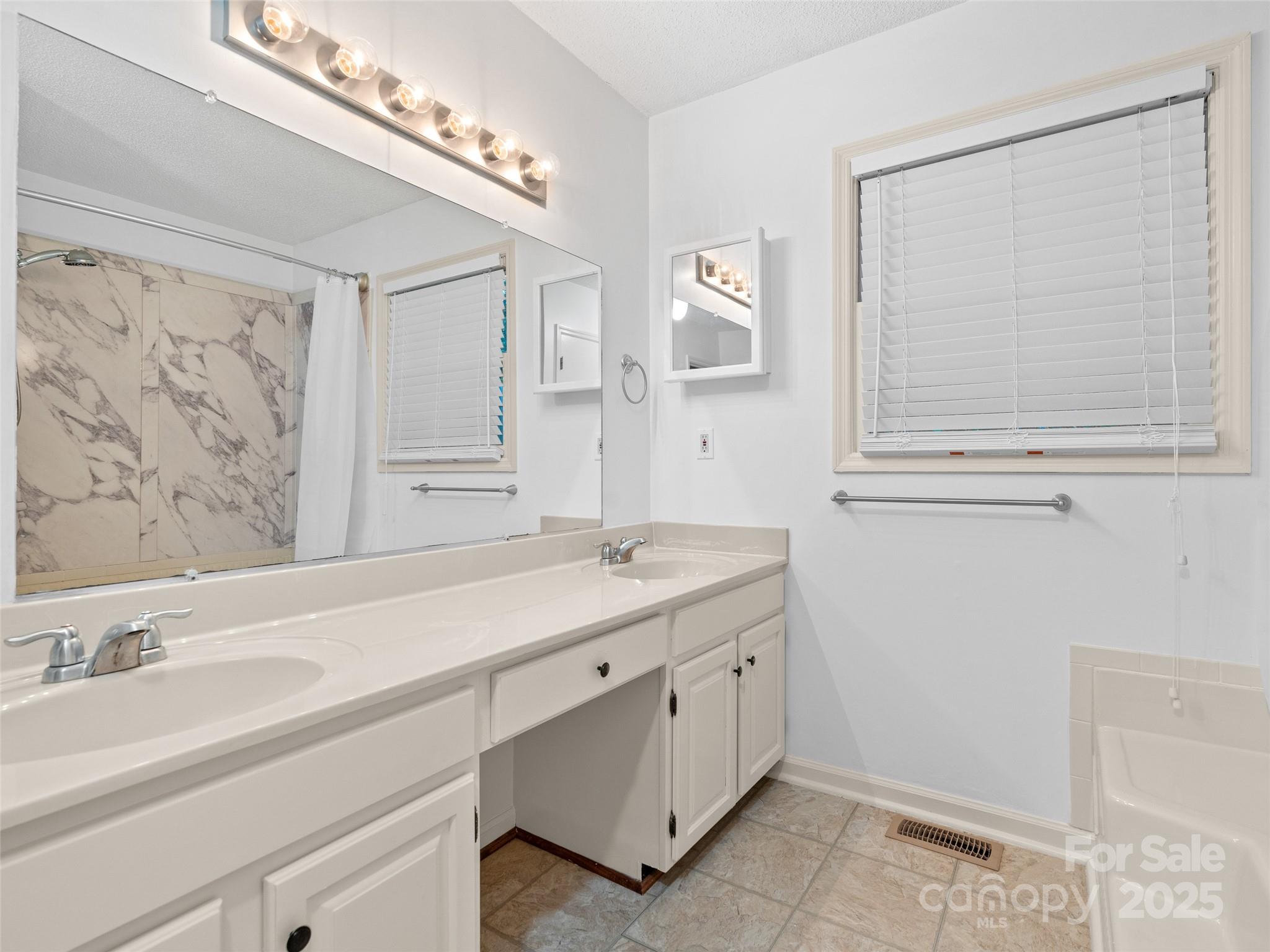 802 Parkway Vista Drive Asheville NC 28805