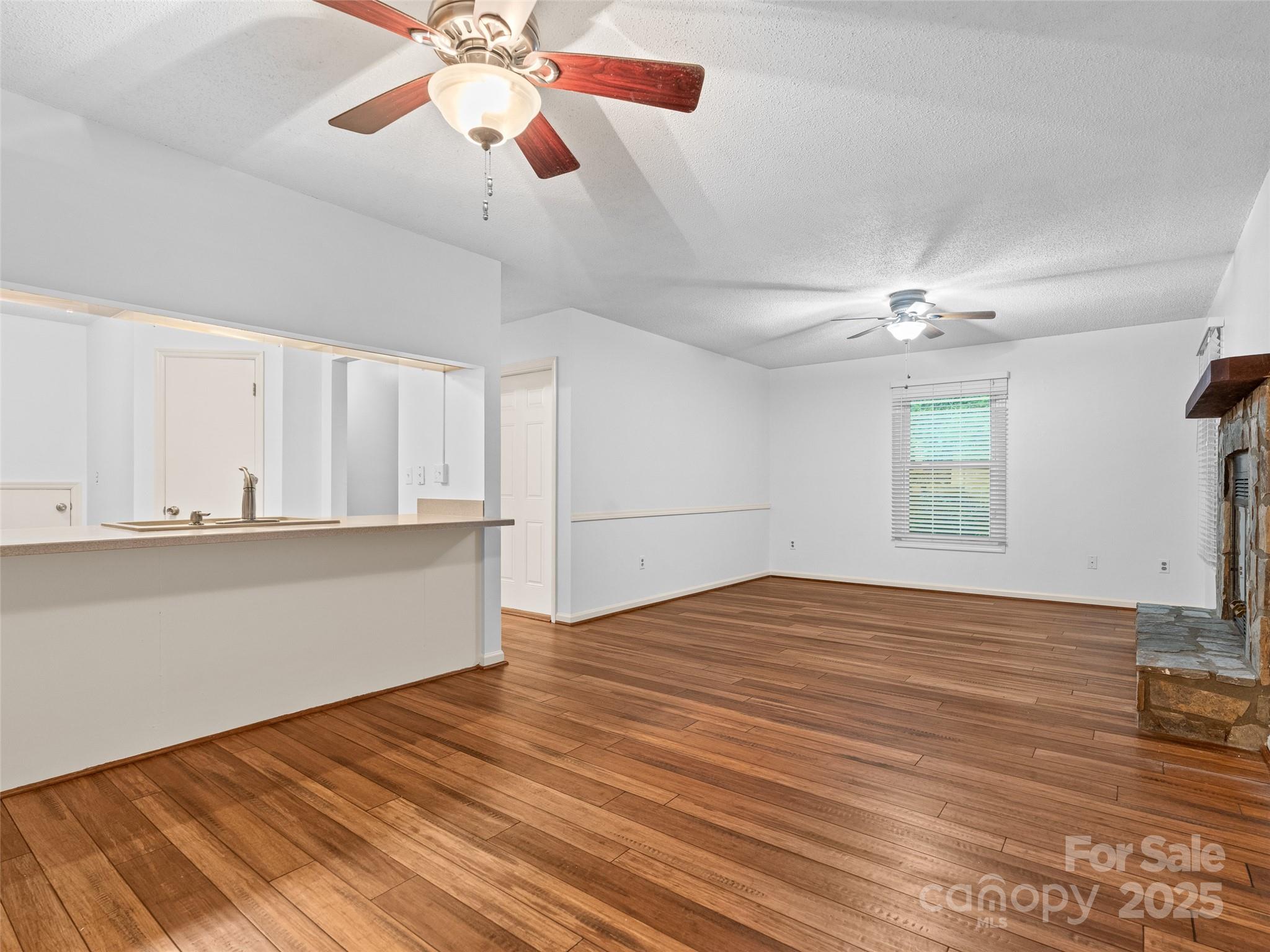 802 Parkway Vista Drive Asheville NC 28805