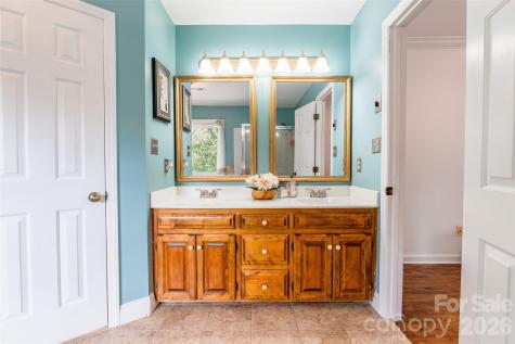 8230 Quail Hollow Drive Harrisburg NC 28075