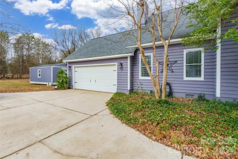 8230 Quail Hollow Drive Harrisburg NC 28075