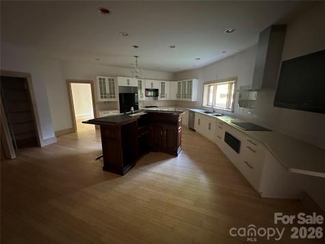 2905 Kanuga Road Hendersonville NC 28739