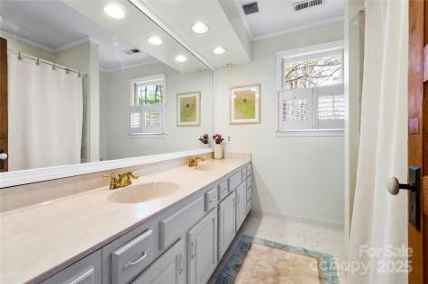 33 Stockwood Road Extension Asheville NC 28803