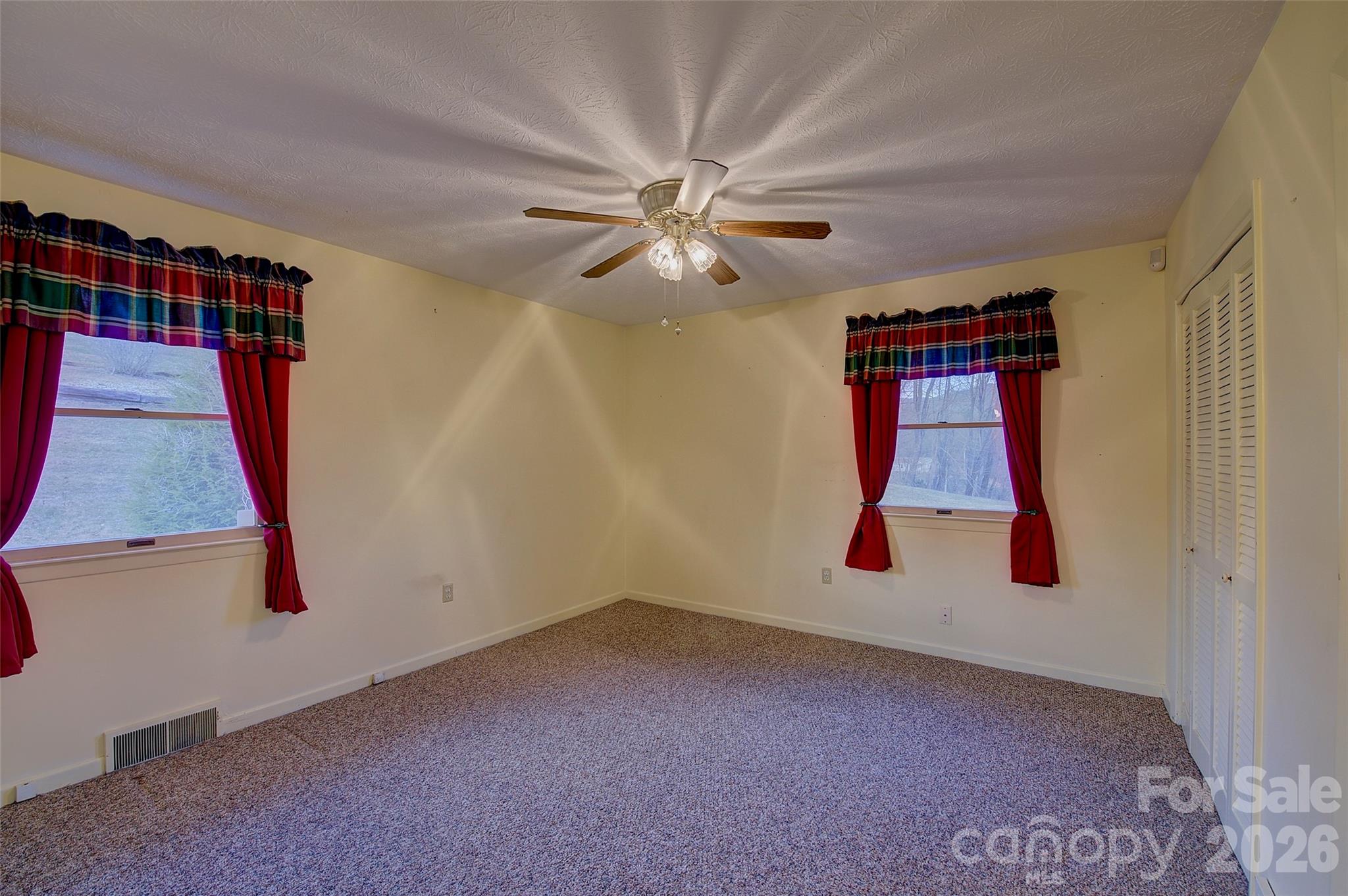 220 Grand View Lane Burnsville NC 28714
