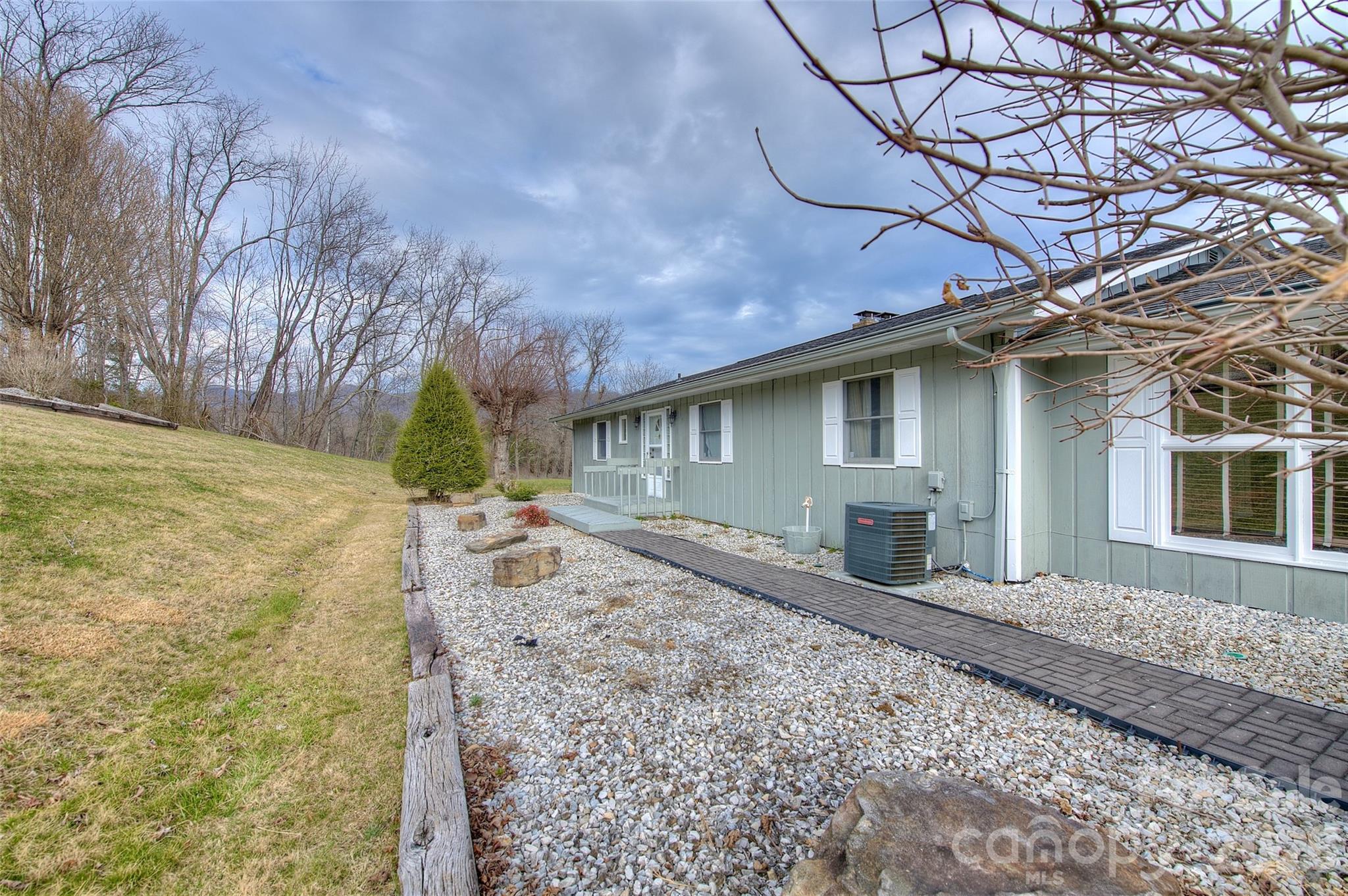 220 Grand View Lane Burnsville NC 28714