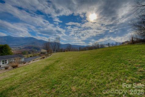 220 Grand View Lane Burnsville NC 28714
