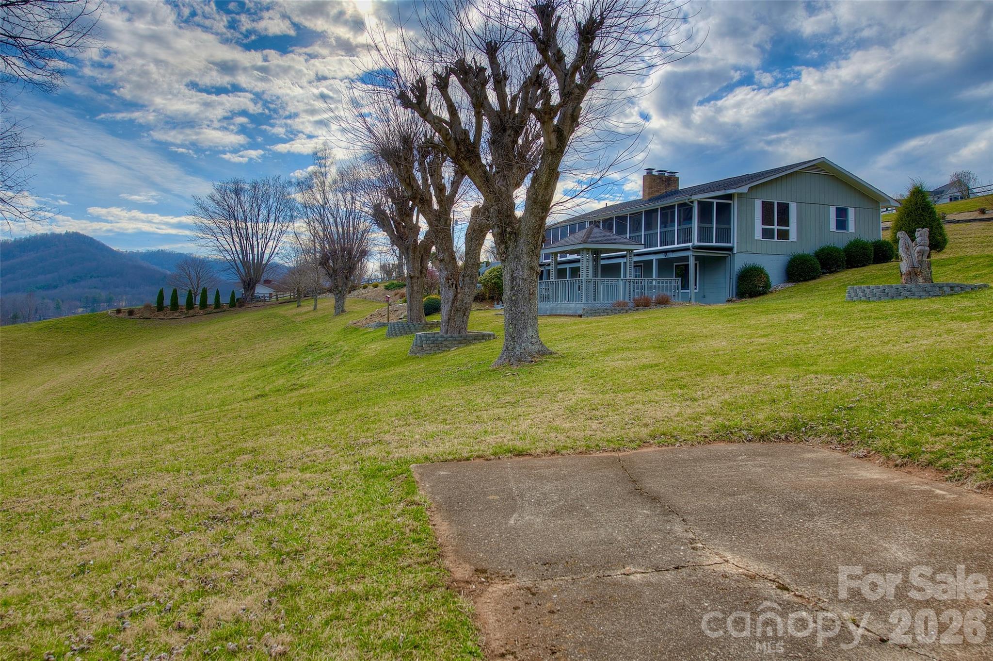 220 Grand View Lane Burnsville NC 28714