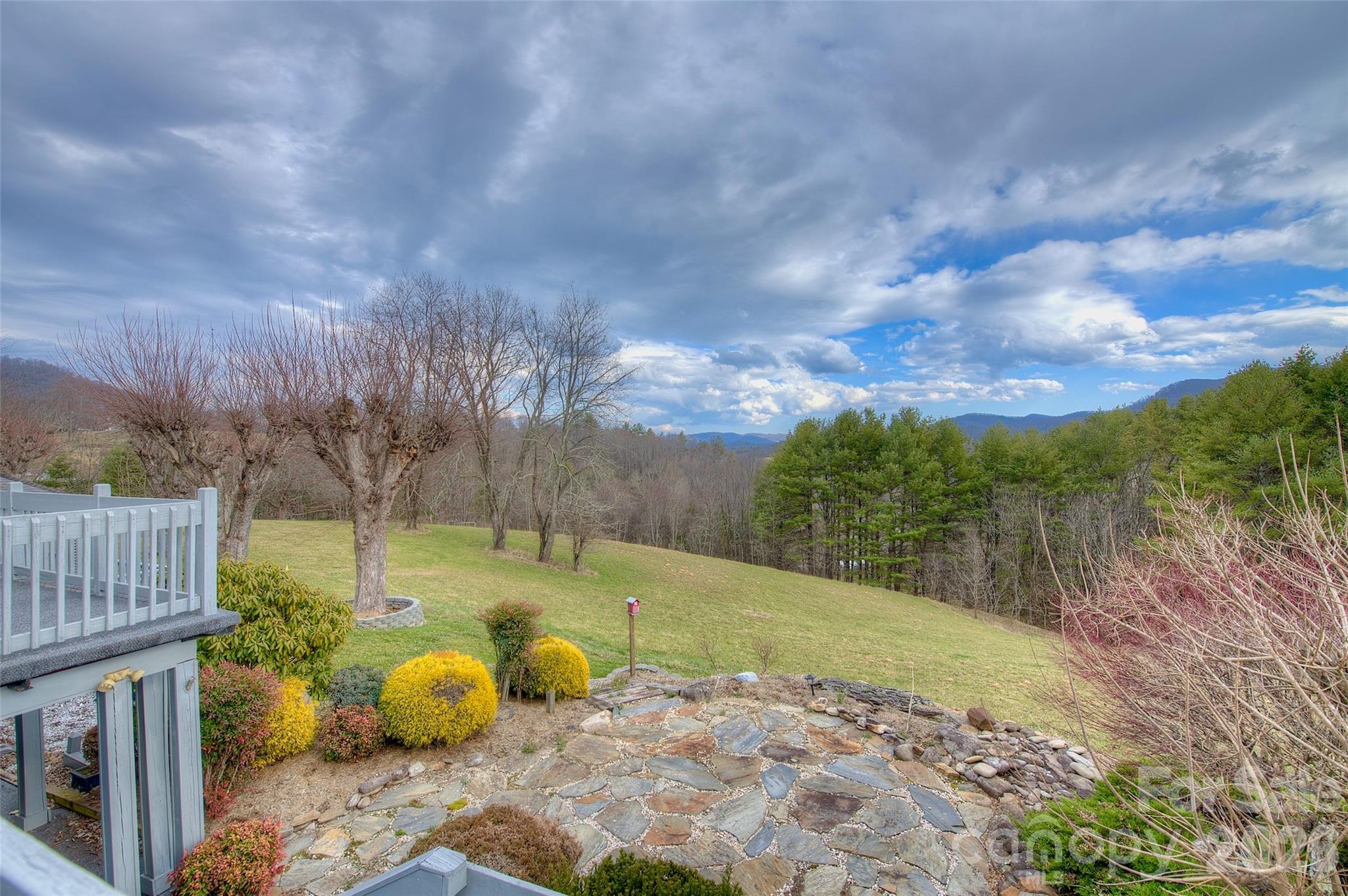 220 Grand View Lane Burnsville NC 28714