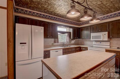 220 Grand View Lane Burnsville NC 28714
