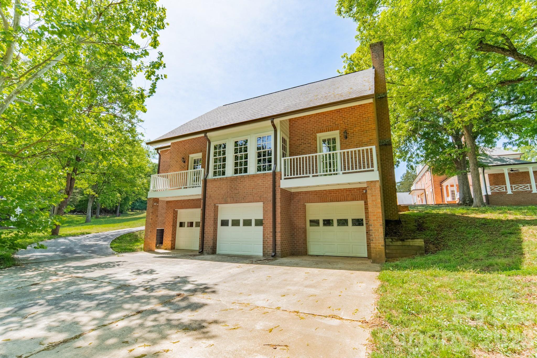 4030 Oak Hollow Lane Harrisburg NC 28075