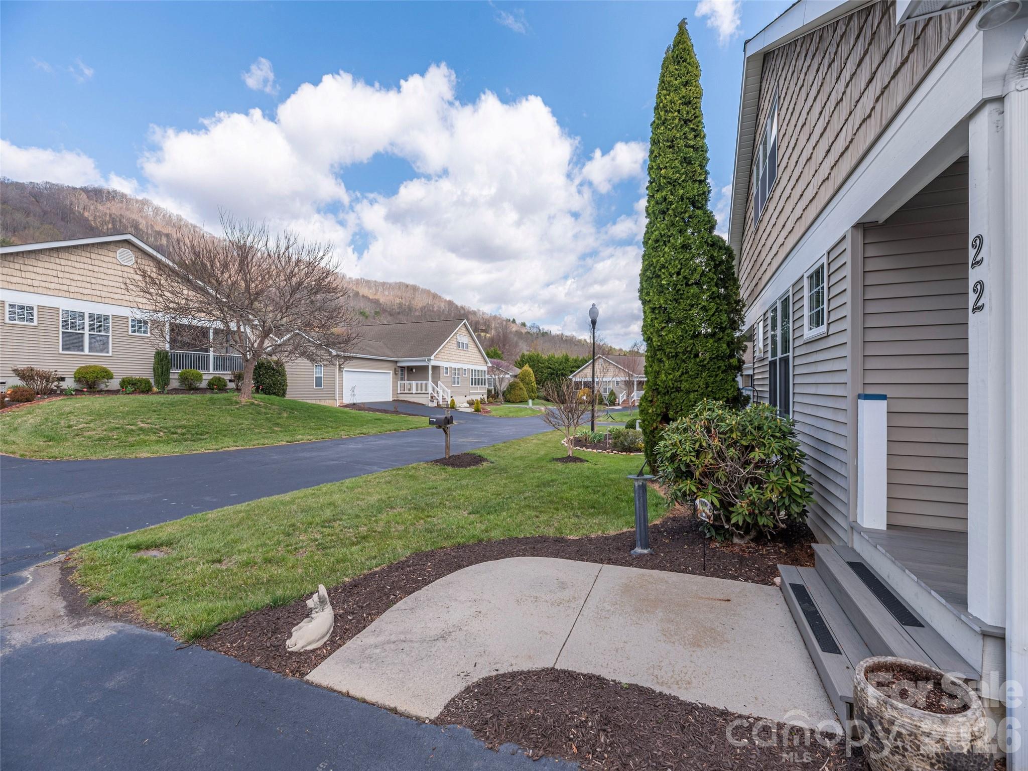 22 Cottage Loop Waynesville NC 28785