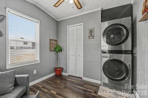 121 Grand View Drive New London NC 28127