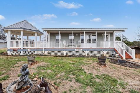 121 Grand View Drive New London NC 28127