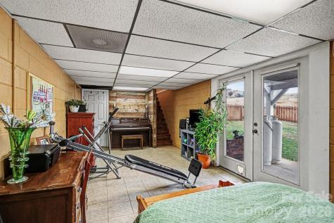 121 Grand View Drive New London NC 28127