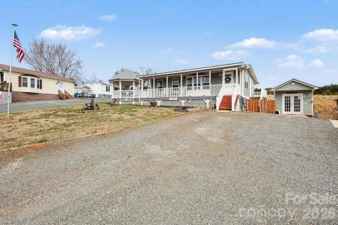 121 Grand View Drive New London NC 28127
