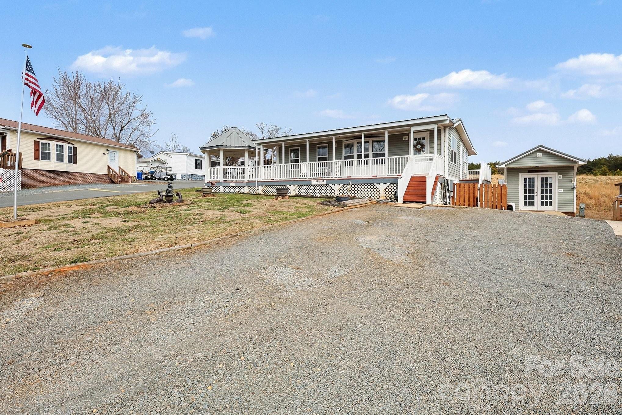 121 Grand View Drive New London NC 28127