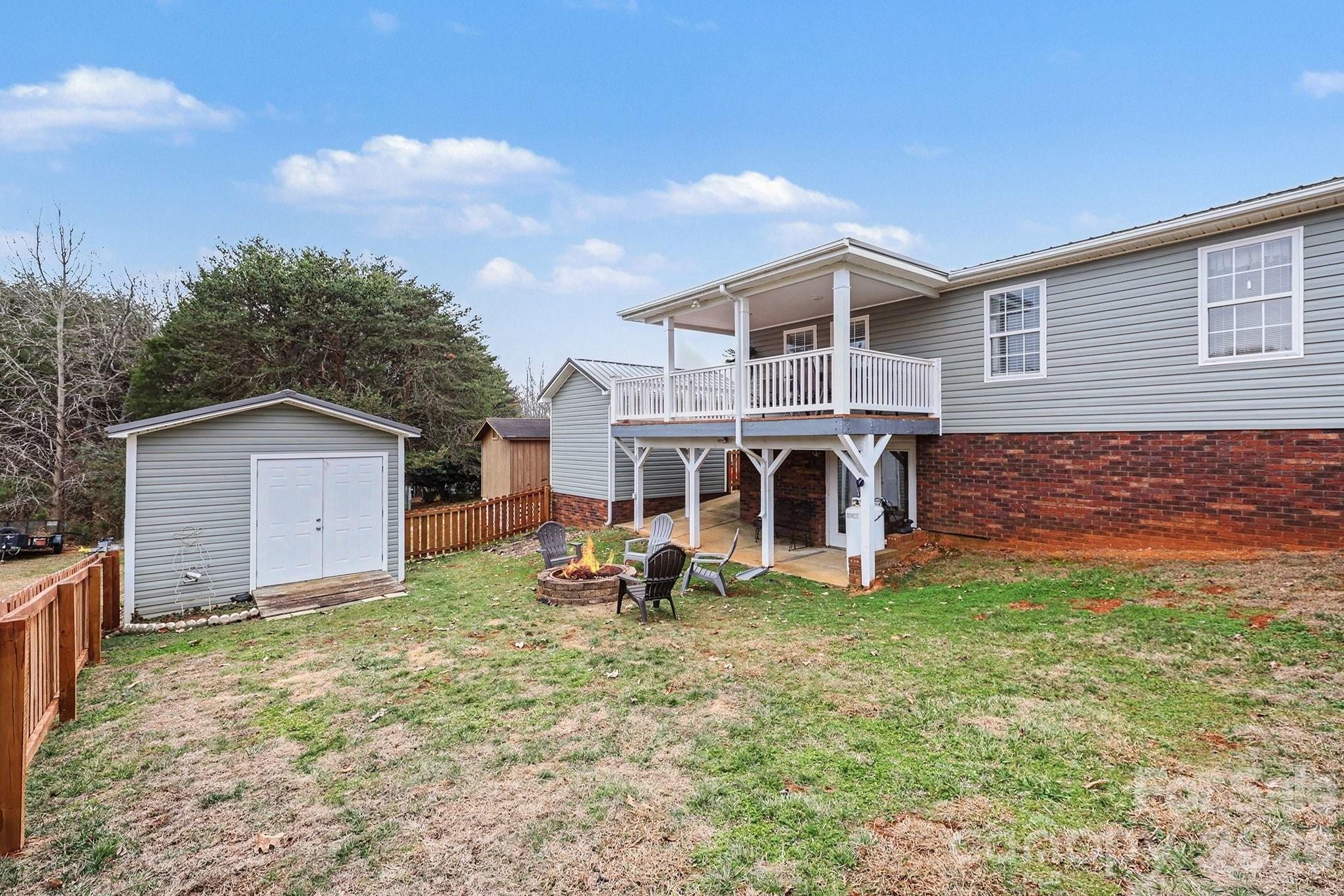 121 Grand View Drive New London NC 28127