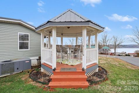 121 Grand View Drive New London NC 28127