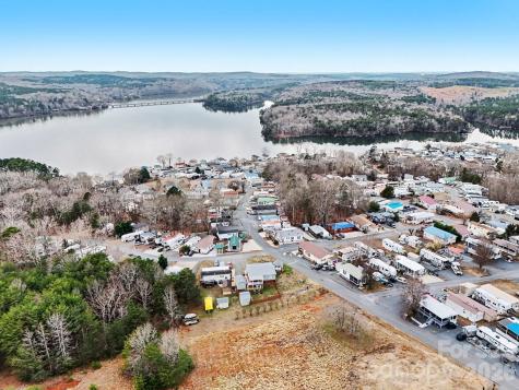 121 Grand View Drive New London NC 28127